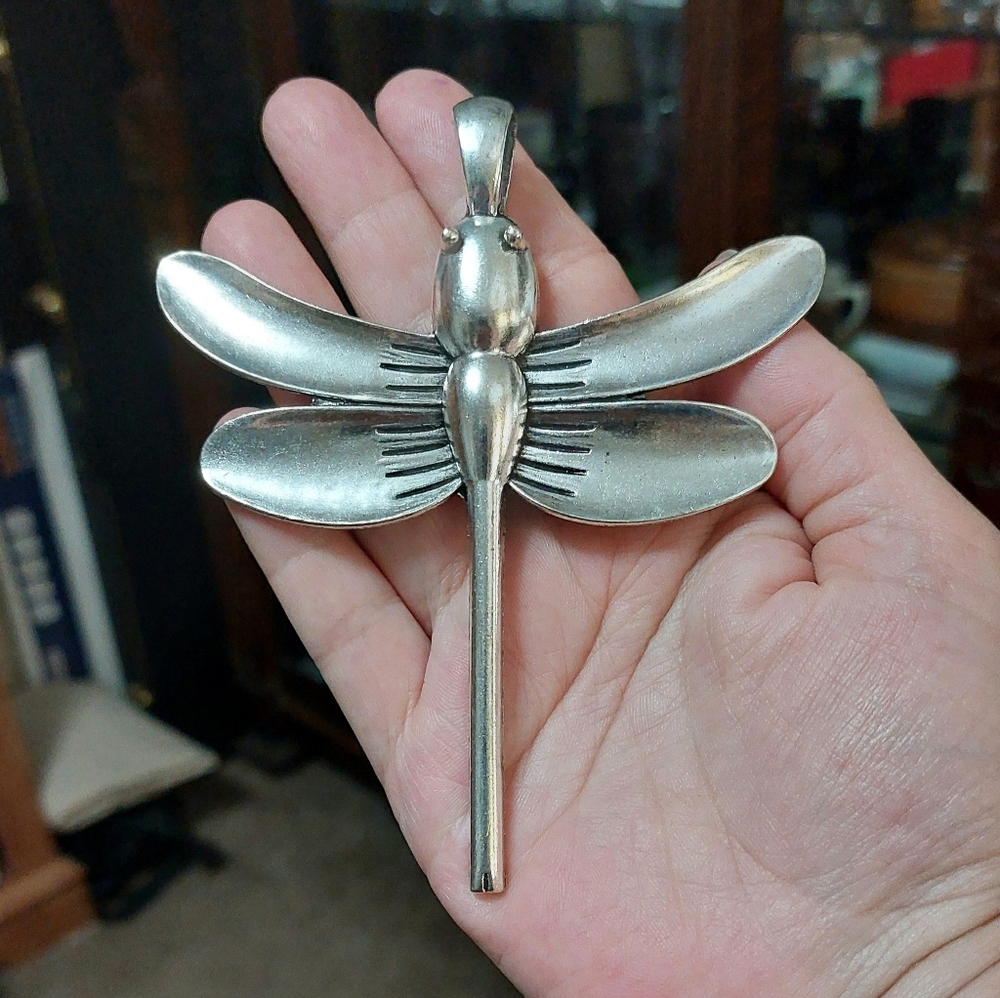 Dragonfly Necklace Pendant - Silver Womens Fashion Jewelry